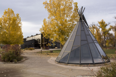 2_glass-teepee-in-front-of-pompeys-pillar-interpretive-center_30735553755_o
