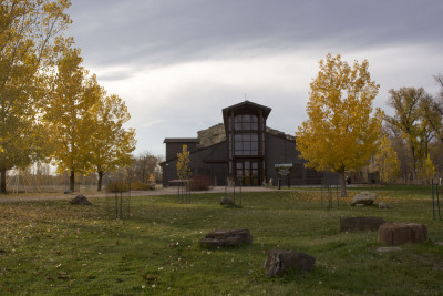 lawn-in-front-of-the-pompeys-pillar-interpretive-center_30735559795_o